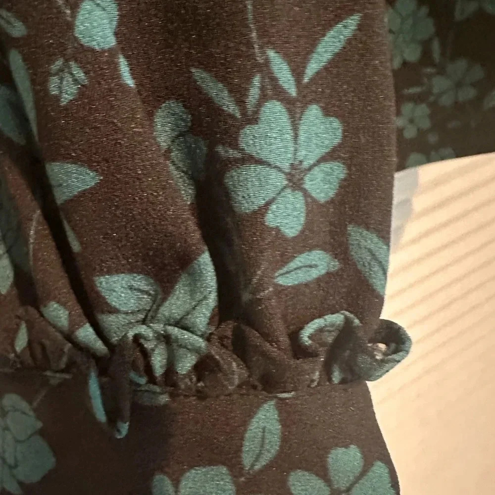 EUC Draper James blouse. Navy with dark teal floral design. B-12 - Picture 6 of 6